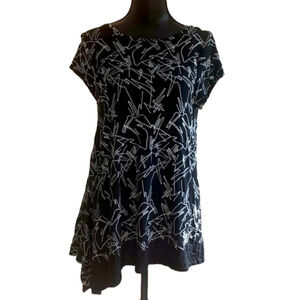 NICHE Nilgun Derman Zig Zag Jersey Embroidered Asymmetrical Hem Top